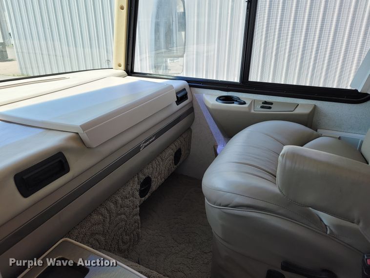 image for item HF9351 2005 Itasca Suncruiser  RV