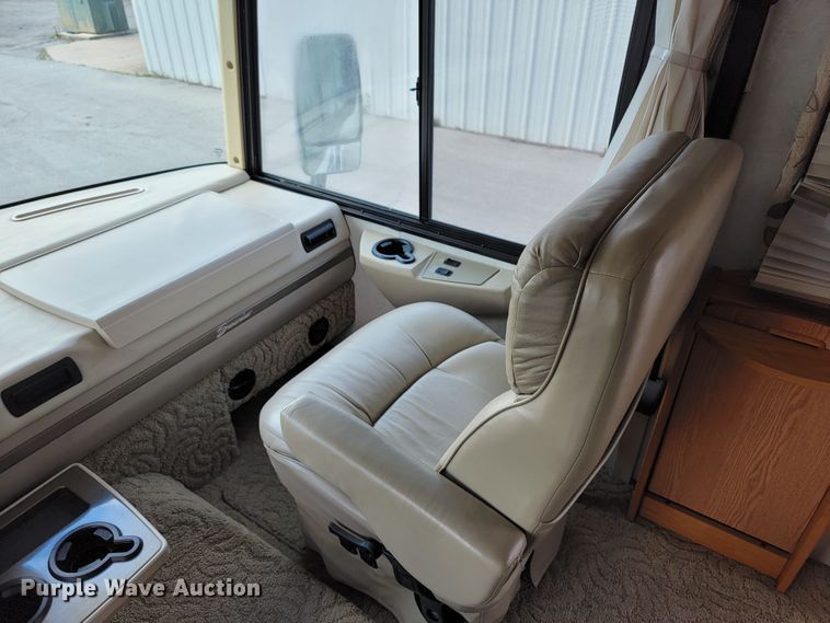 image for item HF9351 2005 Itasca Suncruiser  RV