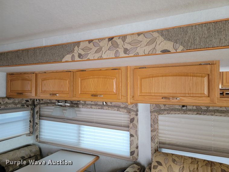 image for item HF9351 2005 Itasca Suncruiser  RV