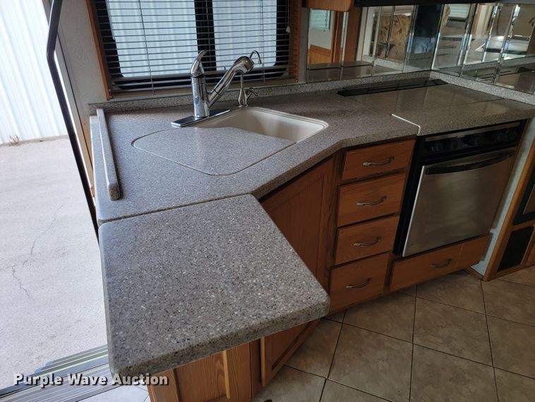 image for item HF9351 2005 Itasca Suncruiser  RV