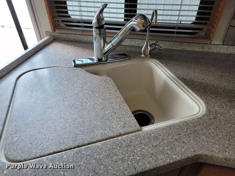 image for item HF9351 2005 Itasca Suncruiser  RV