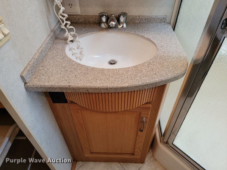 image for item HF9351 2005 Itasca Suncruiser  RV