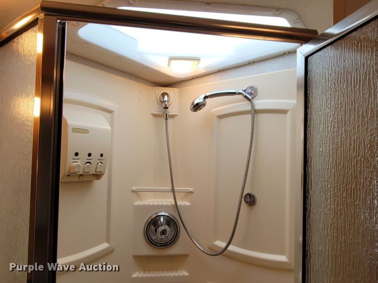 image for item HF9351 2005 Itasca Suncruiser  RV