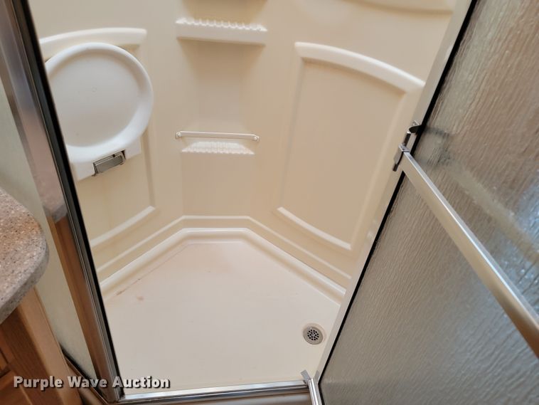 image for item HF9351 2005 Itasca Suncruiser  RV