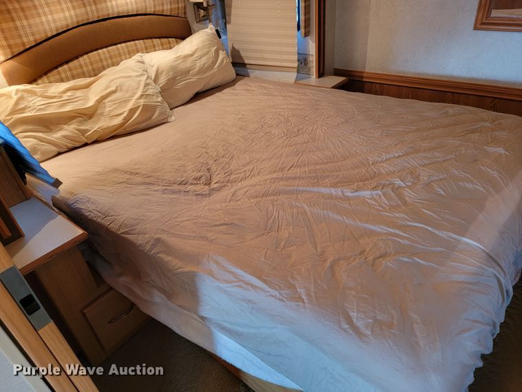 image for item HF9351 2005 Itasca Suncruiser  RV