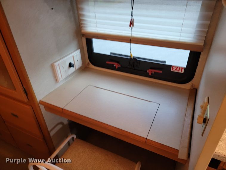 image for item HF9351 2005 Itasca Suncruiser  RV