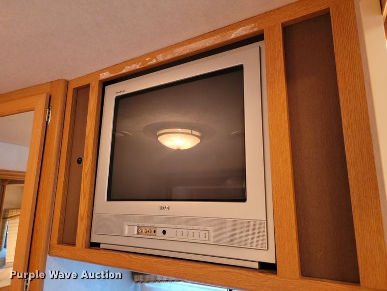 image for item HF9351 2005 Itasca Suncruiser  RV