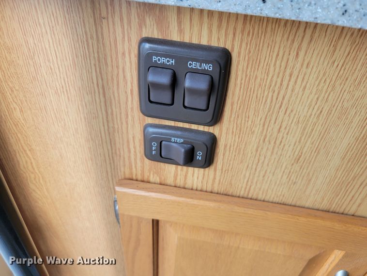 image for item HF9351 2005 Itasca Suncruiser  RV