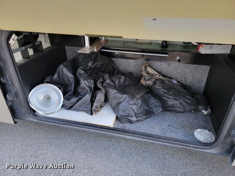 image for item HF9351 2005 Itasca Suncruiser  RV