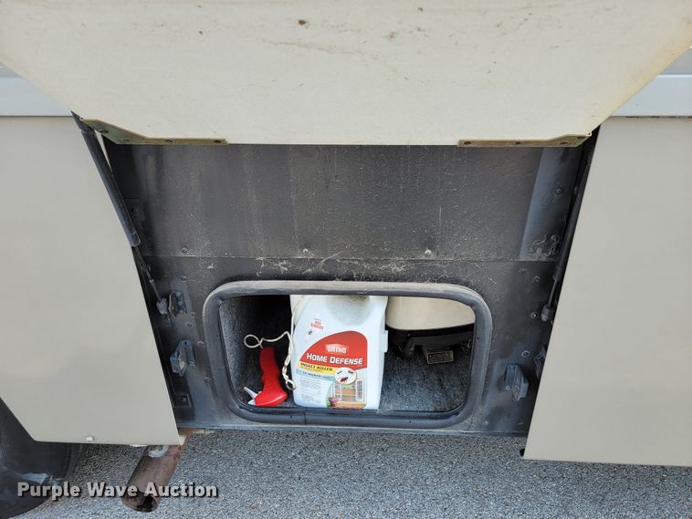 image for item HF9351 2005 Itasca Suncruiser  RV