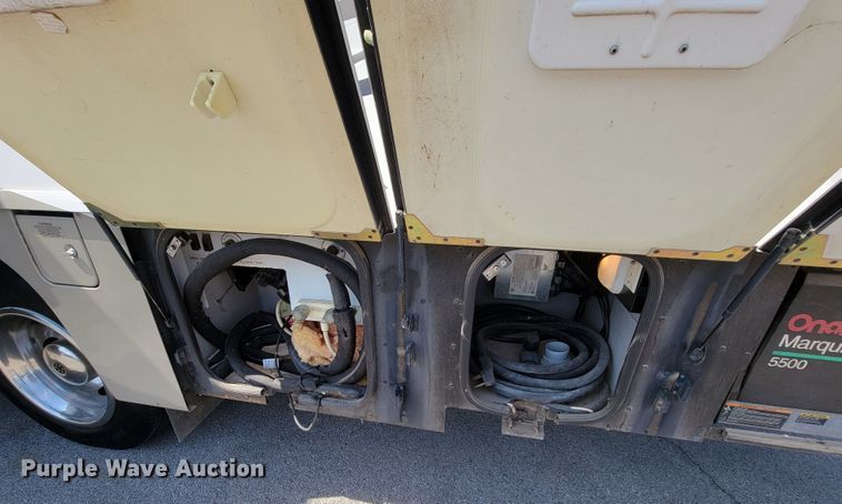 image for item HF9351 2005 Itasca Suncruiser  RV