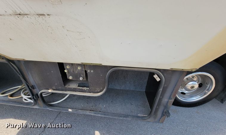 image for item HF9351 2005 Itasca Suncruiser  RV