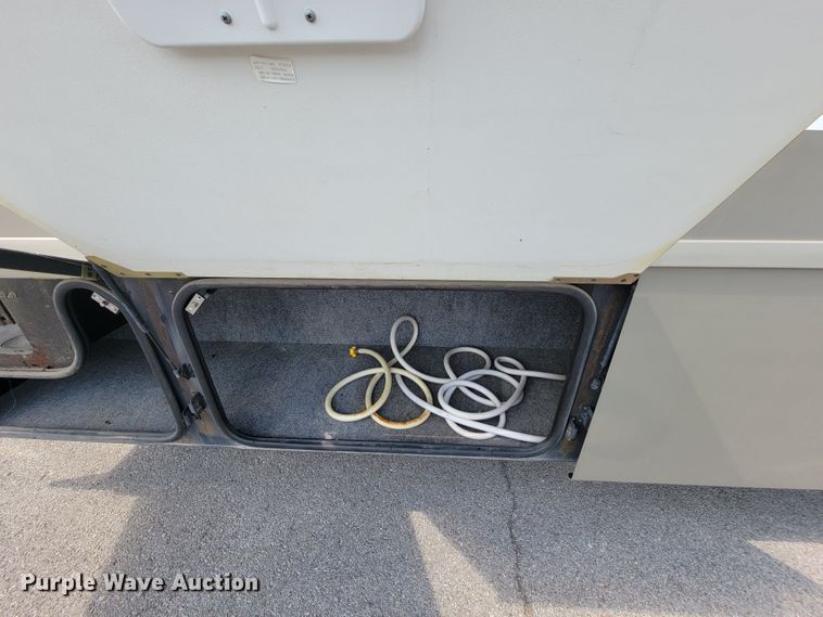 image for item HF9351 2005 Itasca Suncruiser  RV