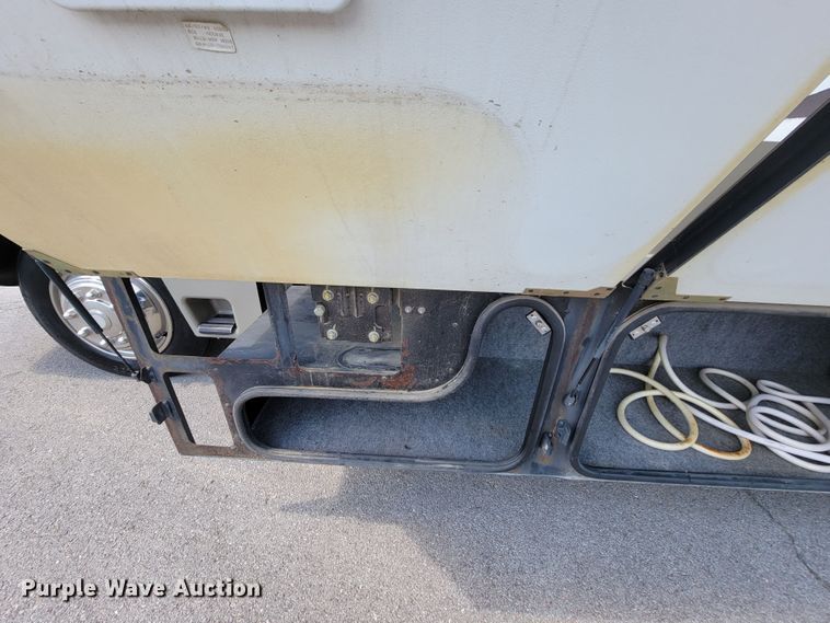 image for item HF9351 2005 Itasca Suncruiser  RV