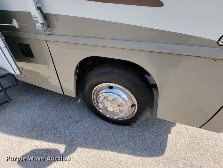 image for item HF9351 2005 Itasca Suncruiser  RV