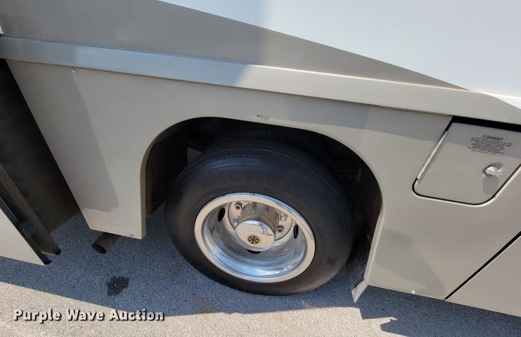 image for item HF9351 2005 Itasca Suncruiser  RV