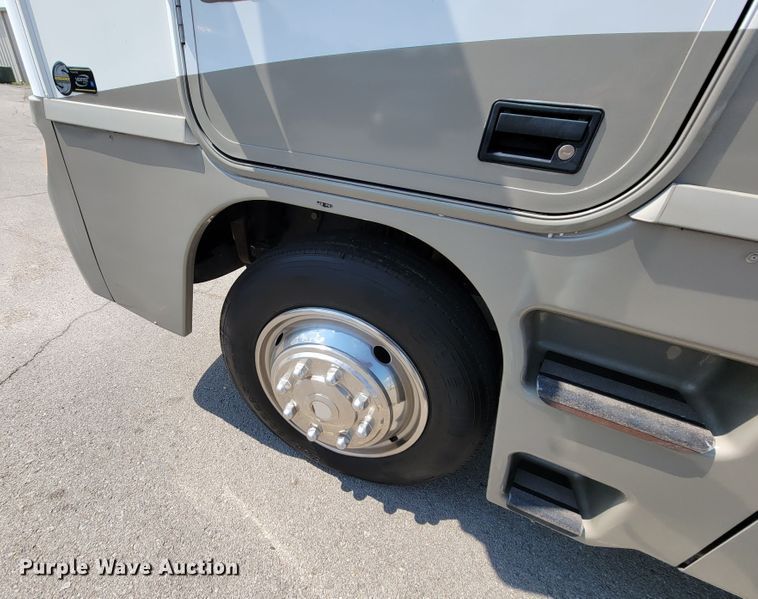 image for item HF9351 2005 Itasca Suncruiser  RV