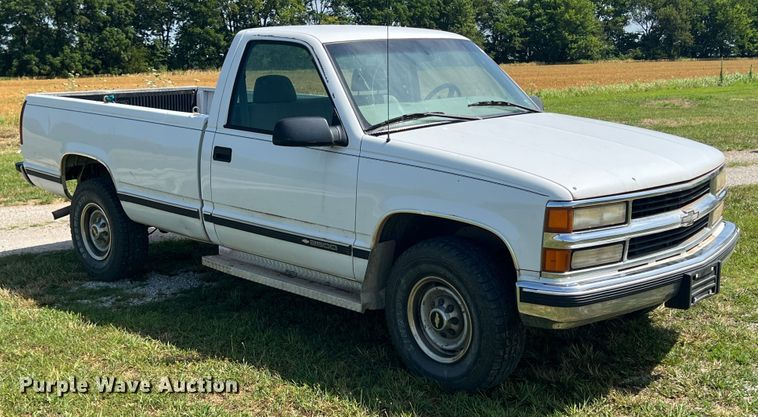 image for item HL9247 2000 Chevrolet Cheyenne 2500  pickup truck