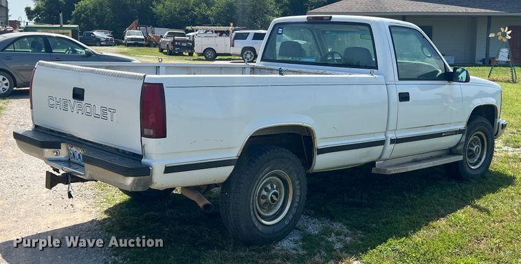 image for item HL9247 2000 Chevrolet Cheyenne 2500  pickup truck