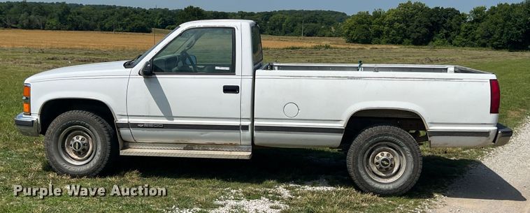 image for item HL9247 2000 Chevrolet Cheyenne 2500  pickup truck