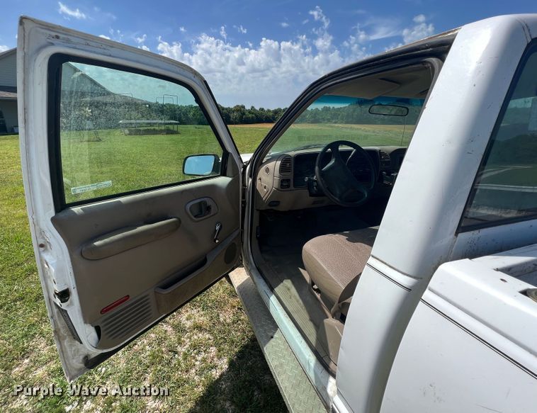 image for item HL9247 2000 Chevrolet Cheyenne 2500  pickup truck