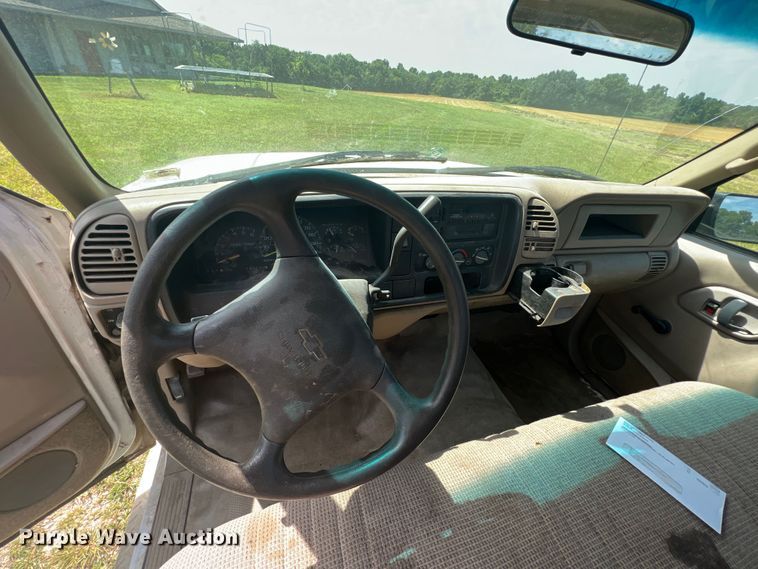 image for item HL9247 2000 Chevrolet Cheyenne 2500  pickup truck