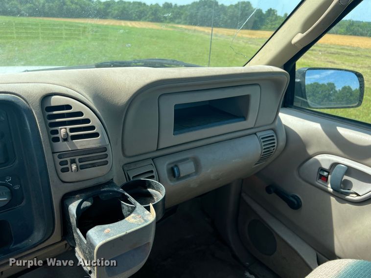 image for item HL9247 2000 Chevrolet Cheyenne 2500  pickup truck