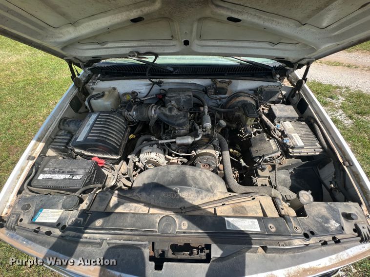 image for item HL9247 2000 Chevrolet Cheyenne 2500  pickup truck