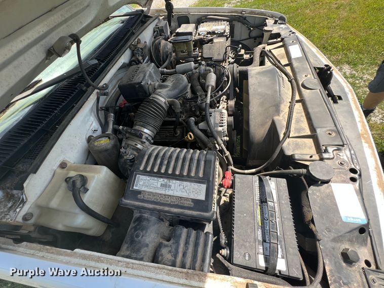 image for item HL9247 2000 Chevrolet Cheyenne 2500  pickup truck