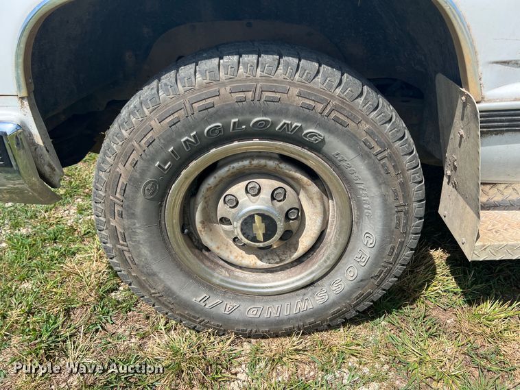 image for item HL9247 2000 Chevrolet Cheyenne 2500  pickup truck