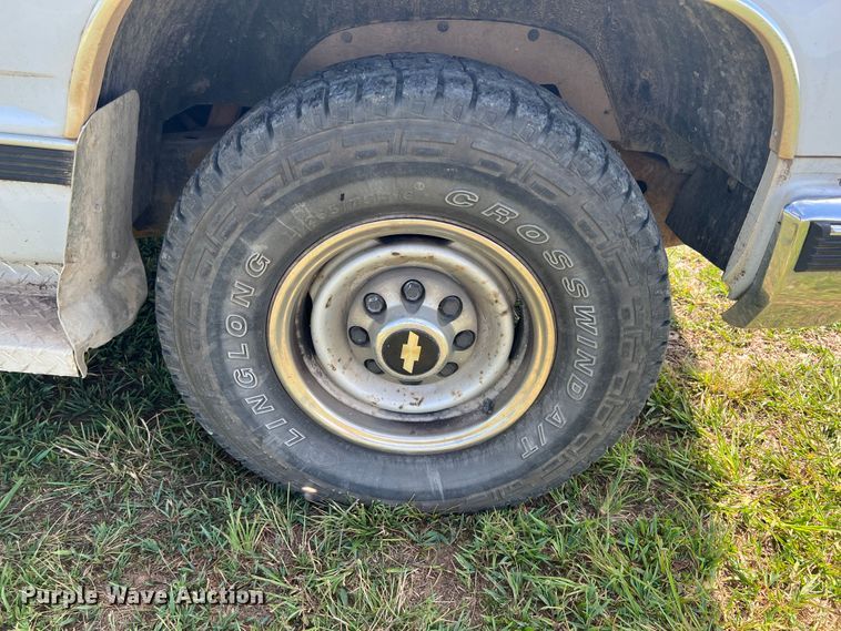 image for item HL9247 2000 Chevrolet Cheyenne 2500  pickup truck