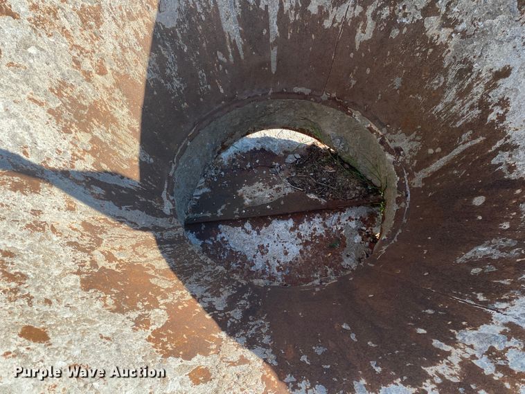 image for item JA9215 Concrete bucket