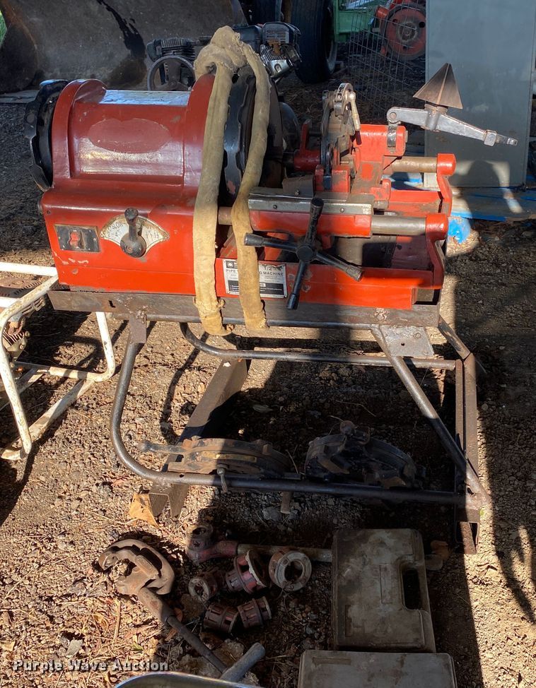 image for item JA9222 2008 Northern Tool  pipe threading machine