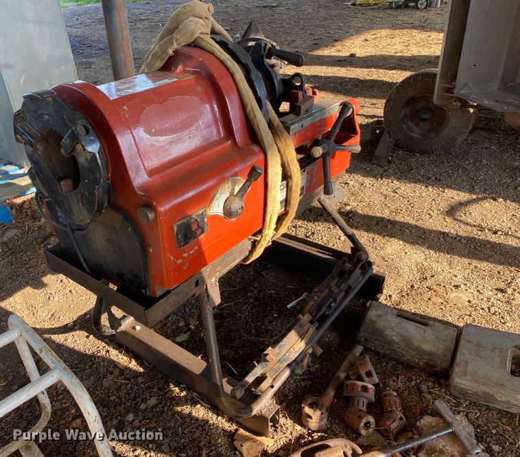 image for item JA9222 2008 Northern Tool  pipe threading machine