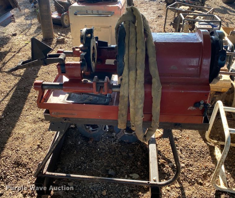 image for item JA9222 2008 Northern Tool  pipe threading machine