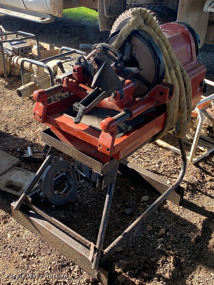 image for item JA9222 2008 Northern Tool  pipe threading machine