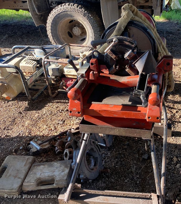 image for item JA9222 2008 Northern Tool  pipe threading machine