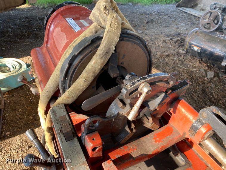 image for item JA9222 2008 Northern Tool  pipe threading machine