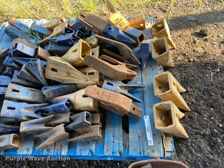 image for item JA9225 Excavator parts