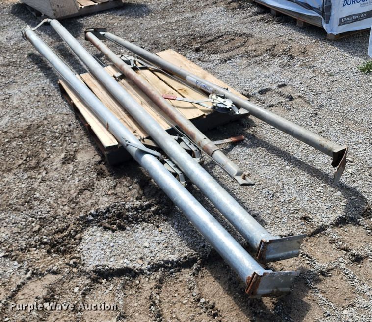 image for item JA9864 (4) house jacks