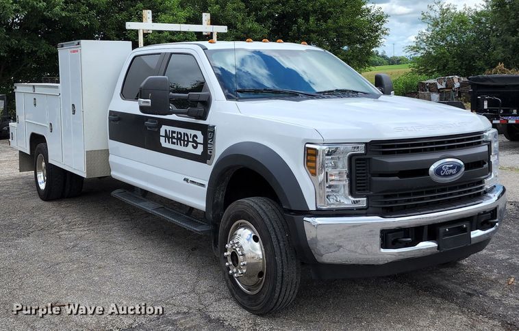 image for item JA9871 2019 Ford F450 Super Duty XL  utility / service truck