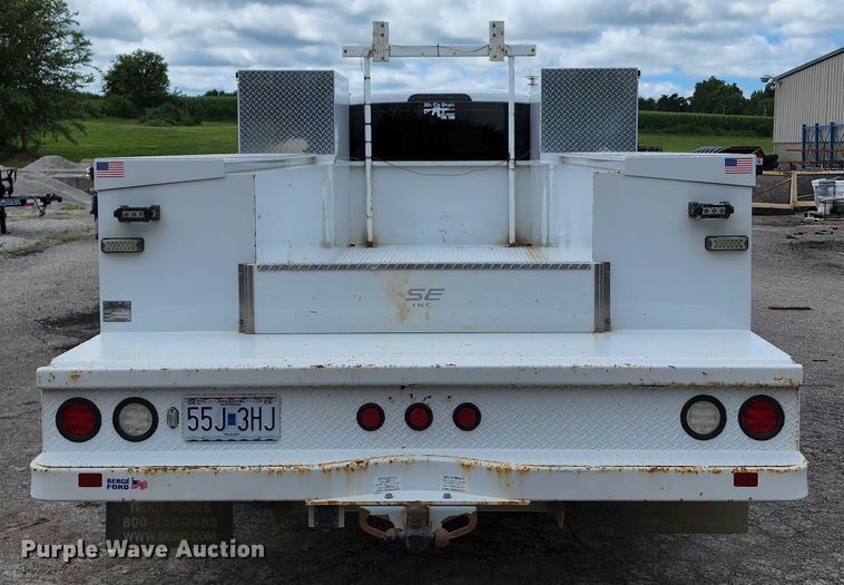 image for item JA9871 2019 Ford F450 Super Duty XL  utility / service truck