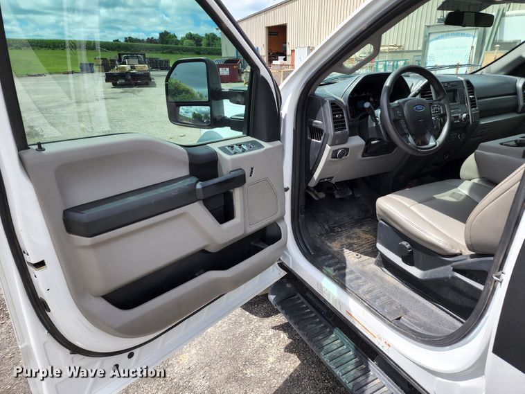 image for item JA9871 2019 Ford F450 Super Duty XL  utility / service truck