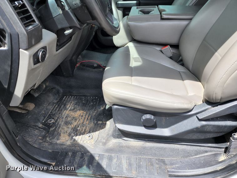 image for item JA9871 2019 Ford F450 Super Duty XL  utility / service truck