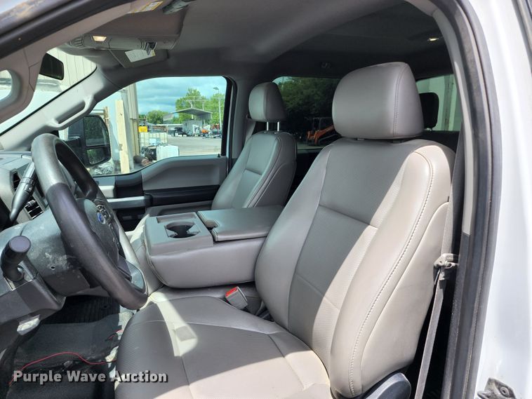 image for item JA9871 2019 Ford F450 Super Duty XL  utility / service truck