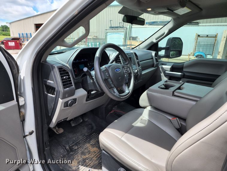 image for item JA9871 2019 Ford F450 Super Duty XL  utility / service truck