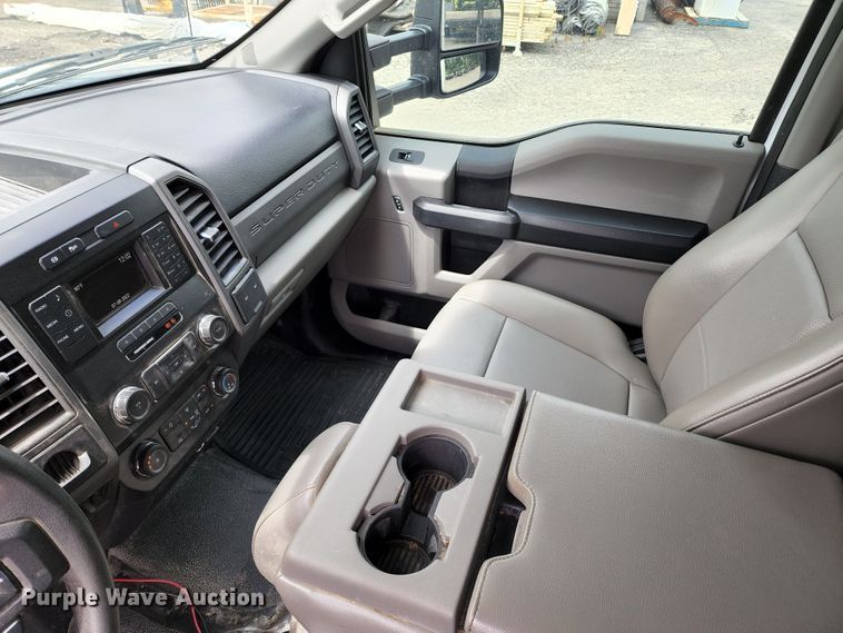 image for item JA9871 2019 Ford F450 Super Duty XL  utility / service truck