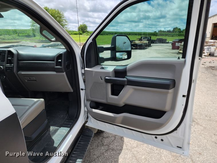 image for item JA9871 2019 Ford F450 Super Duty XL  utility / service truck