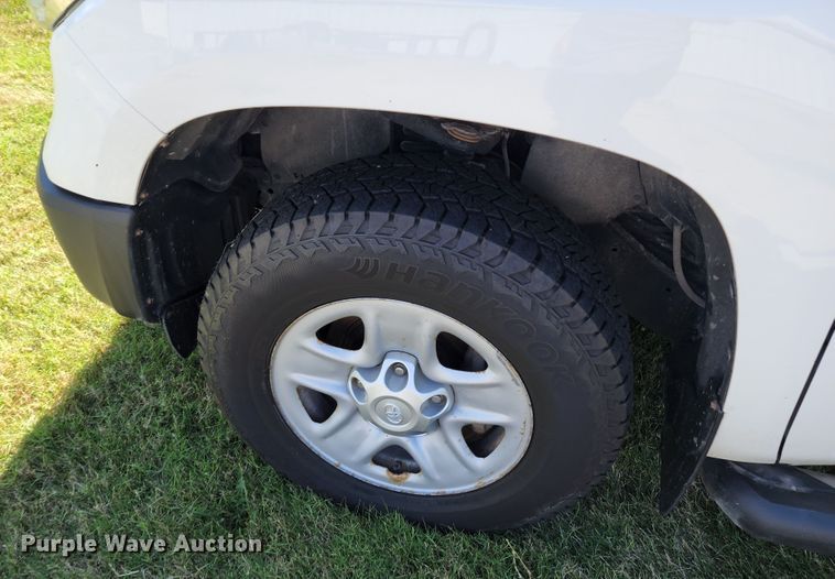 image for item JA9877 2014 Toyota Tundra  Double Cab pickup truck