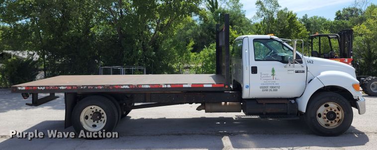 image for item JA9879 2004 Ford F650 Super Duty  dump flatbed truck